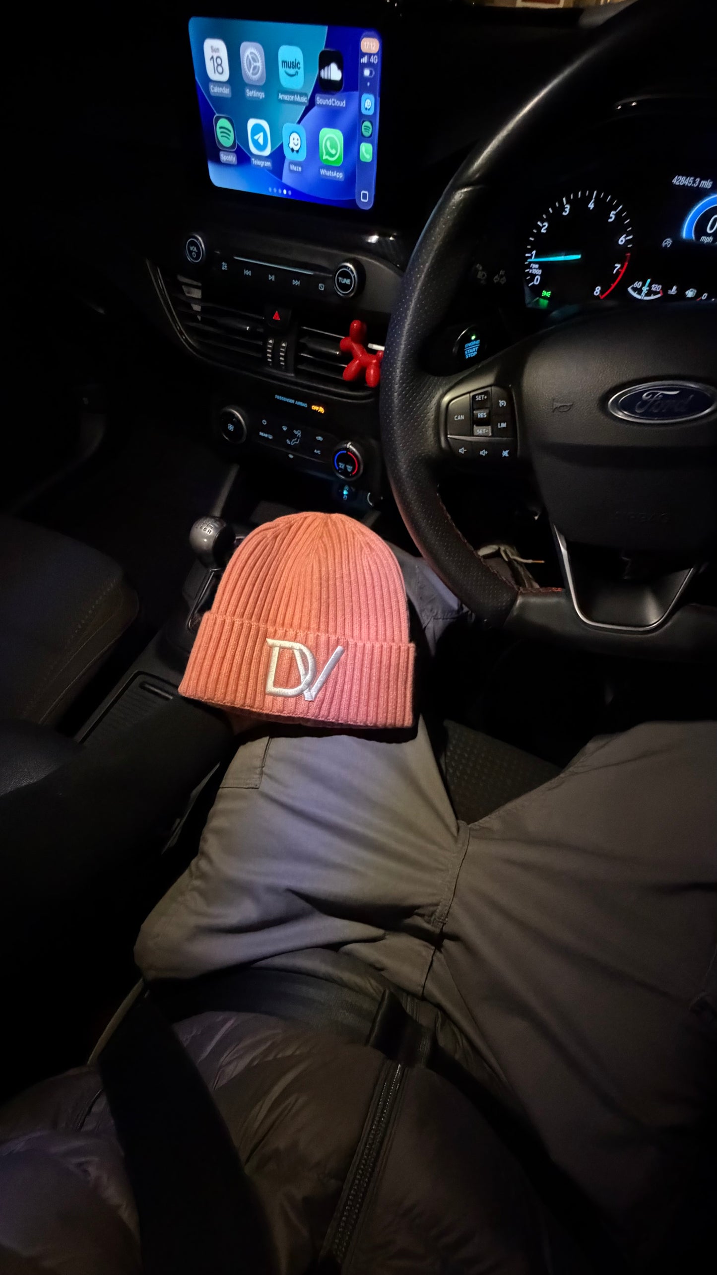 Divinity LONDON - Ribbed Pink Beanie