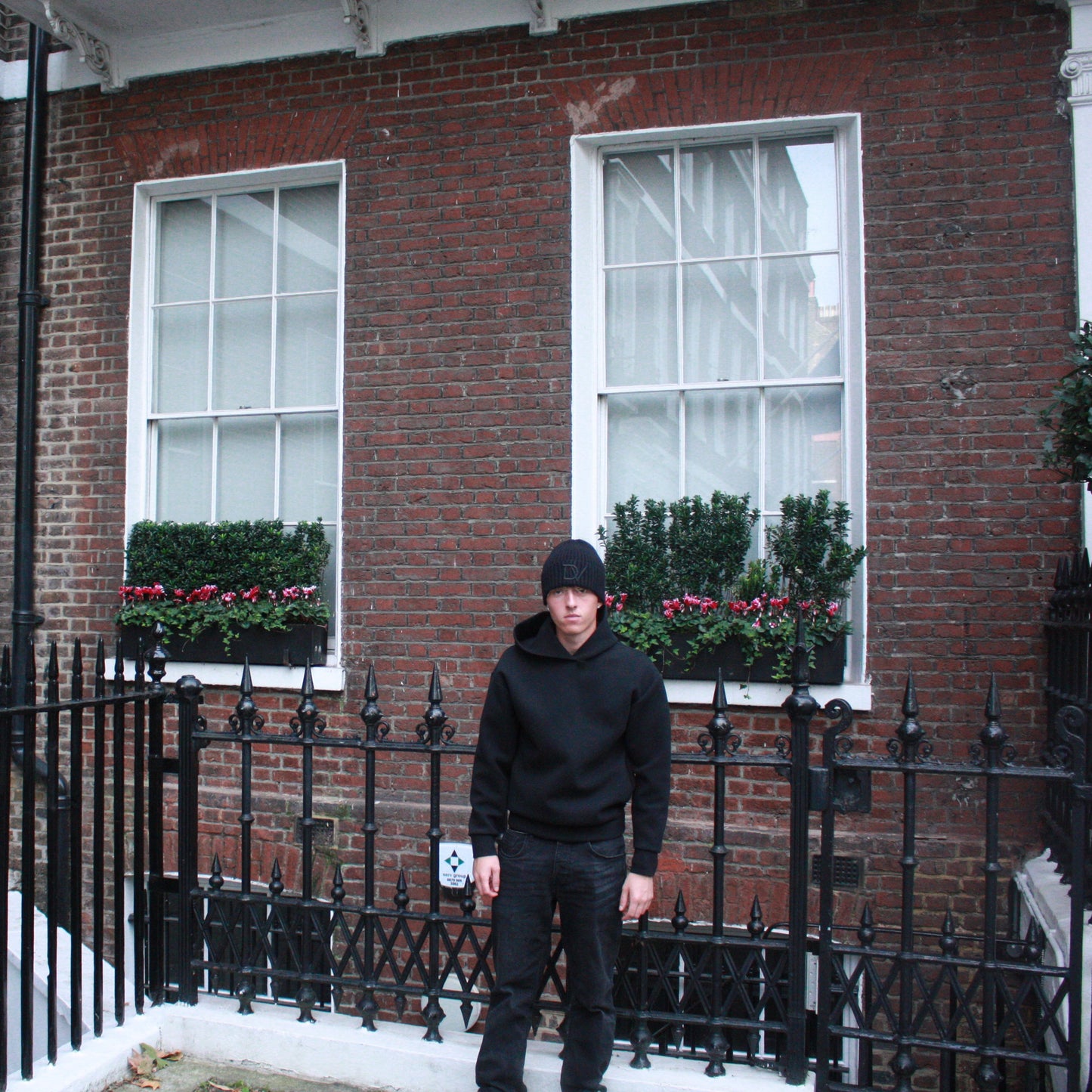 Divinity LONDON - Ribbed Black Beanie